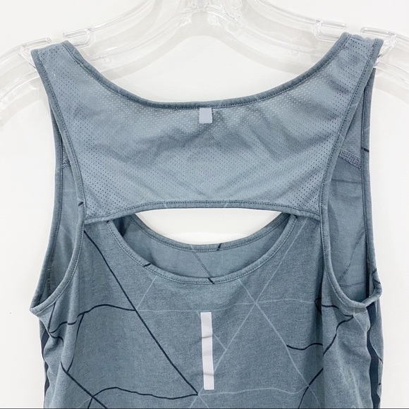 COPY - NIKE Gray Geometric Sleeveless Top with Peekabook Back Size XS - Picture 5 of 7